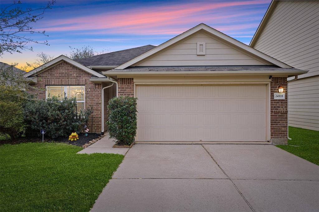 24535 Lakecrest Town Drive