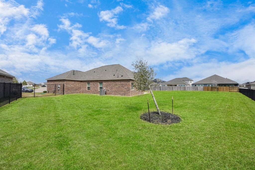 1654 Sequoia Run Drive, Rosharon, Texas image 6