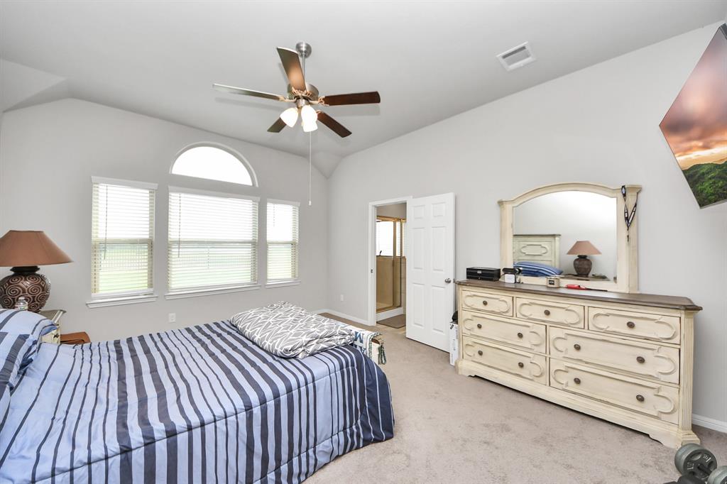 1654 Sequoia Run Drive, Rosharon, Texas image 30
