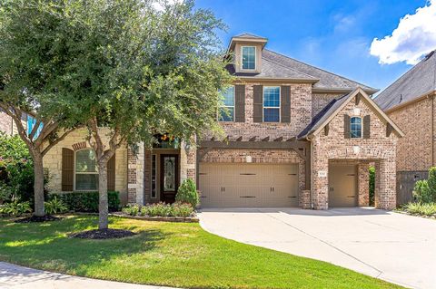 Single Family Residence in Fulshear TX 5211 Paintbrush Falls Court.jpg