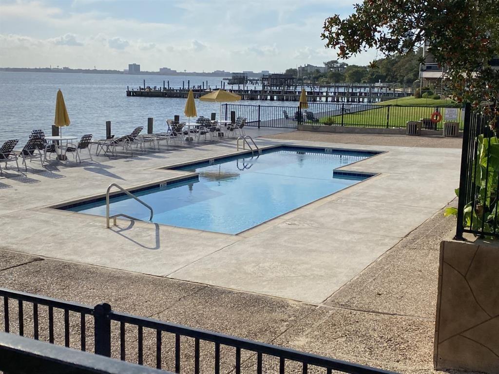 3535 Nasa Rd 1 Pkwy #18, Seabrook, Texas image 1