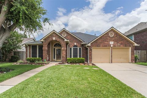 2001 Navajo Drive Deer Park TX 77536