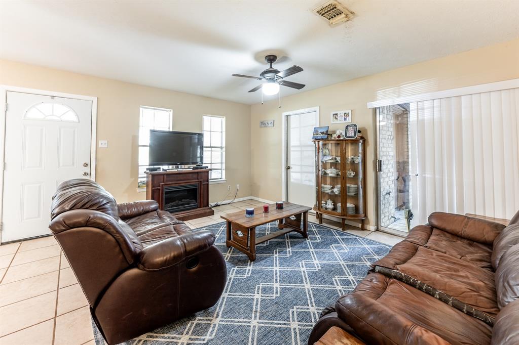 3130 Winding Way, Huntsville, Texas image 3