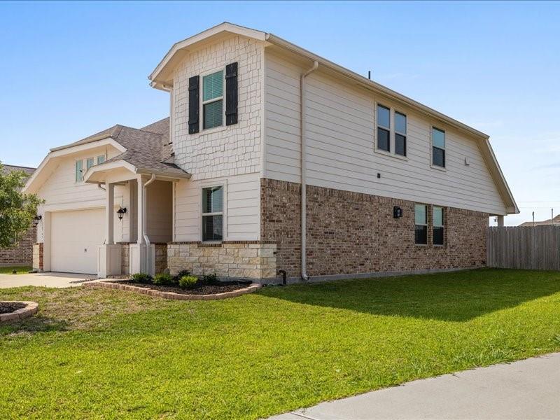 14743 Sweetwater Drive Dr, Baytown, Texas image 3