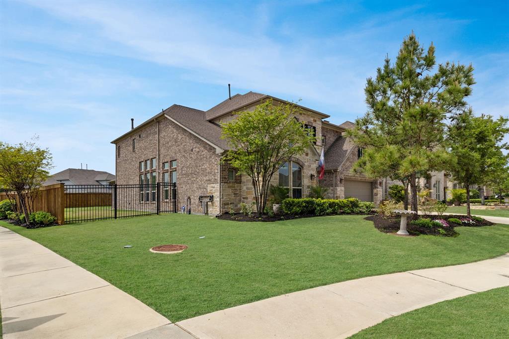 27120 Madeline Lake Circle, Magnolia, Texas image 1