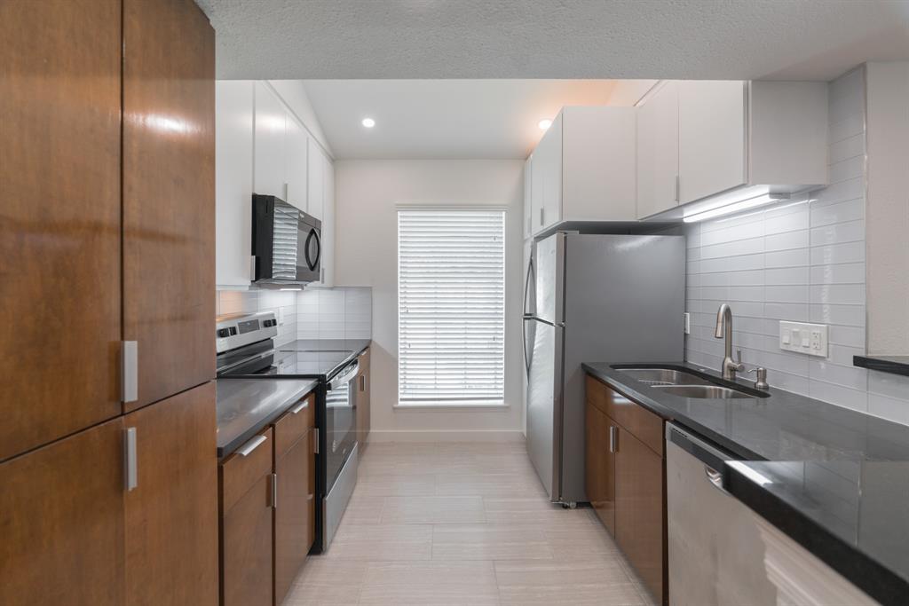 9809 Richmond Avenue #A13, Houston, Texas image 12