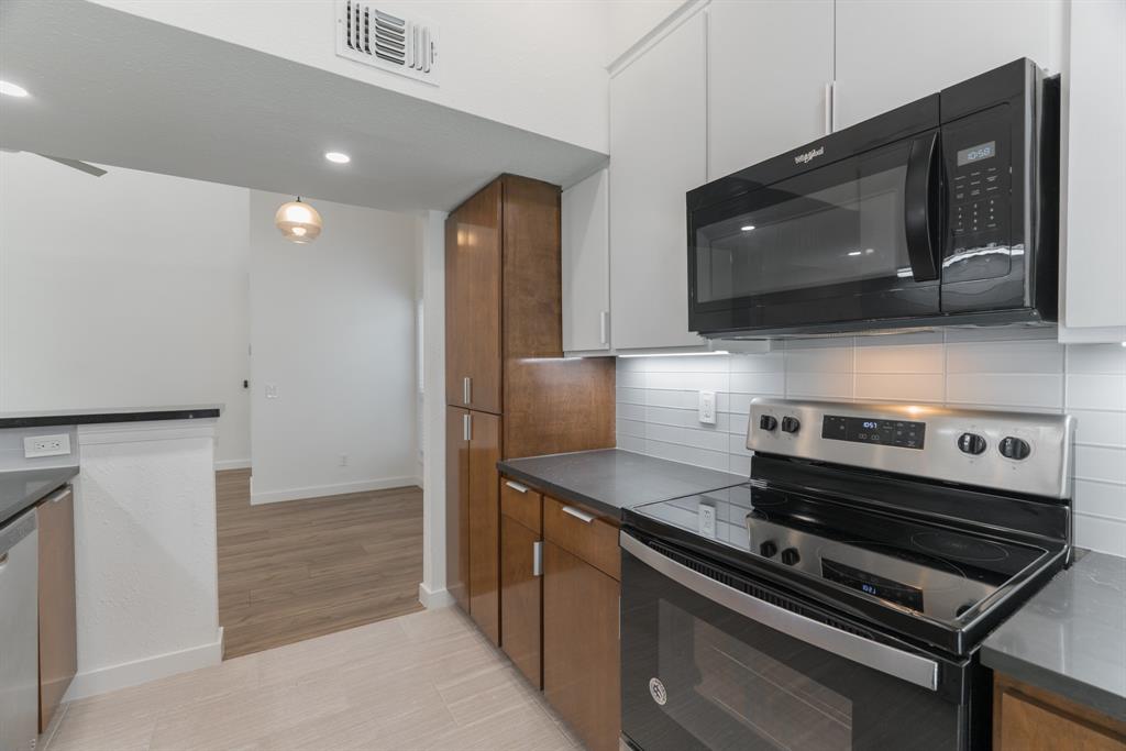 9809 Richmond Avenue #A13, Houston, Texas image 15