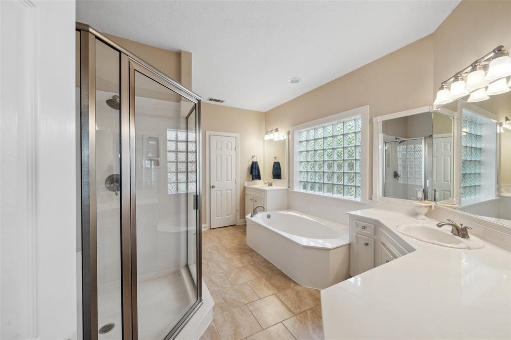 90 Waterford Way, Montgomery, Texas image 24