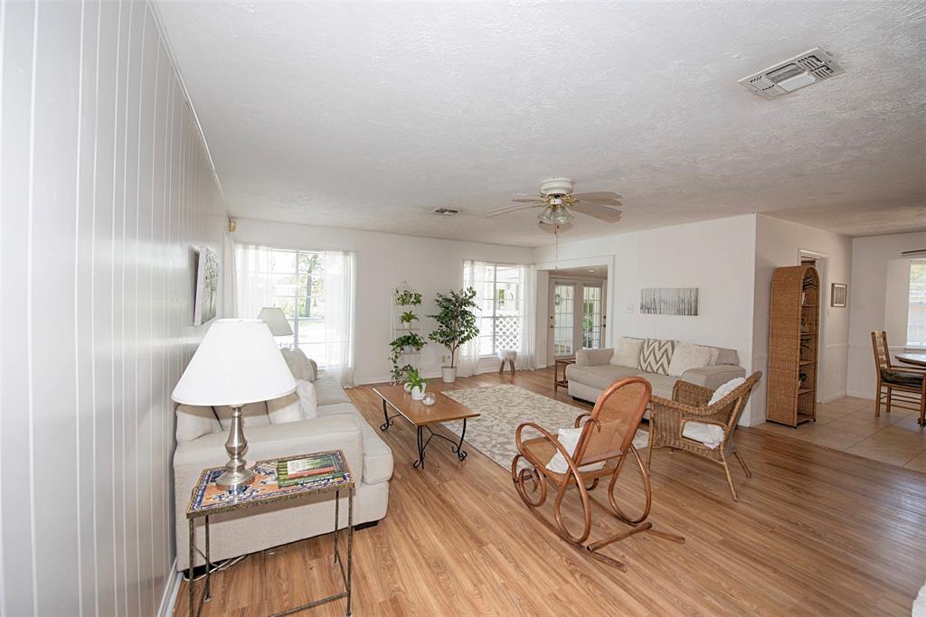 801 Meadow Lark Avenue, Friendswood, Texas image 17