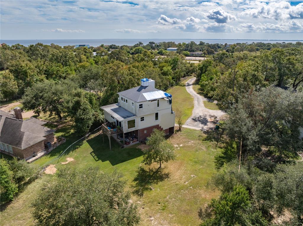 570 Surf Oaks Drive, Seabrook, Texas image 6