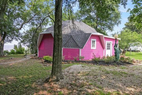 A home in Anahuac