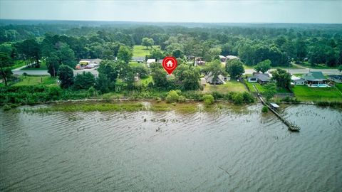 A home in Anahuac