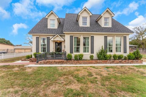 A home in Hallettsville