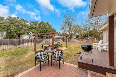 A home in Hallettsville