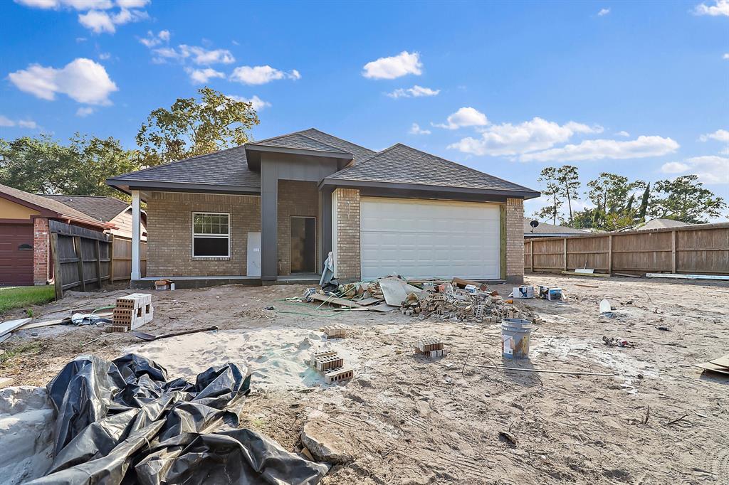 907 Trunnions Way, Crosby, Texas image 3