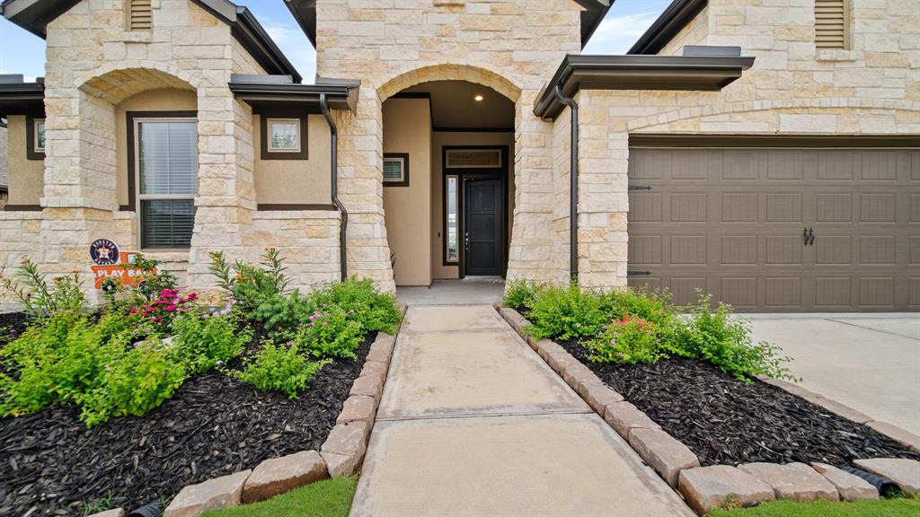 5903 Red River Drive