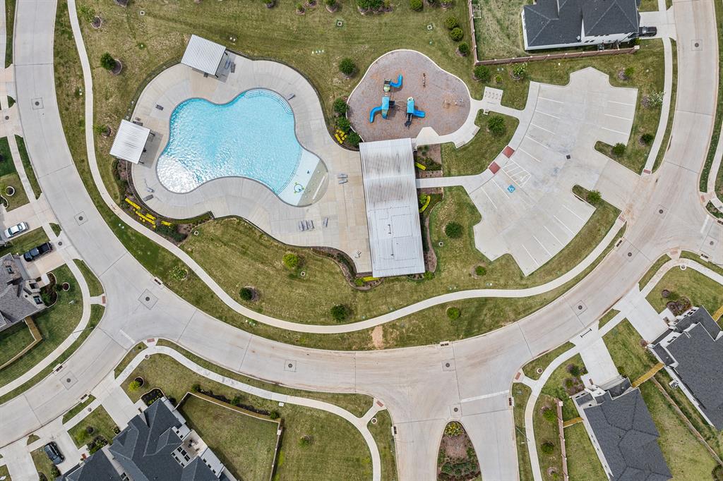 1215 Sugar Drive, Tomball, Texas image 24