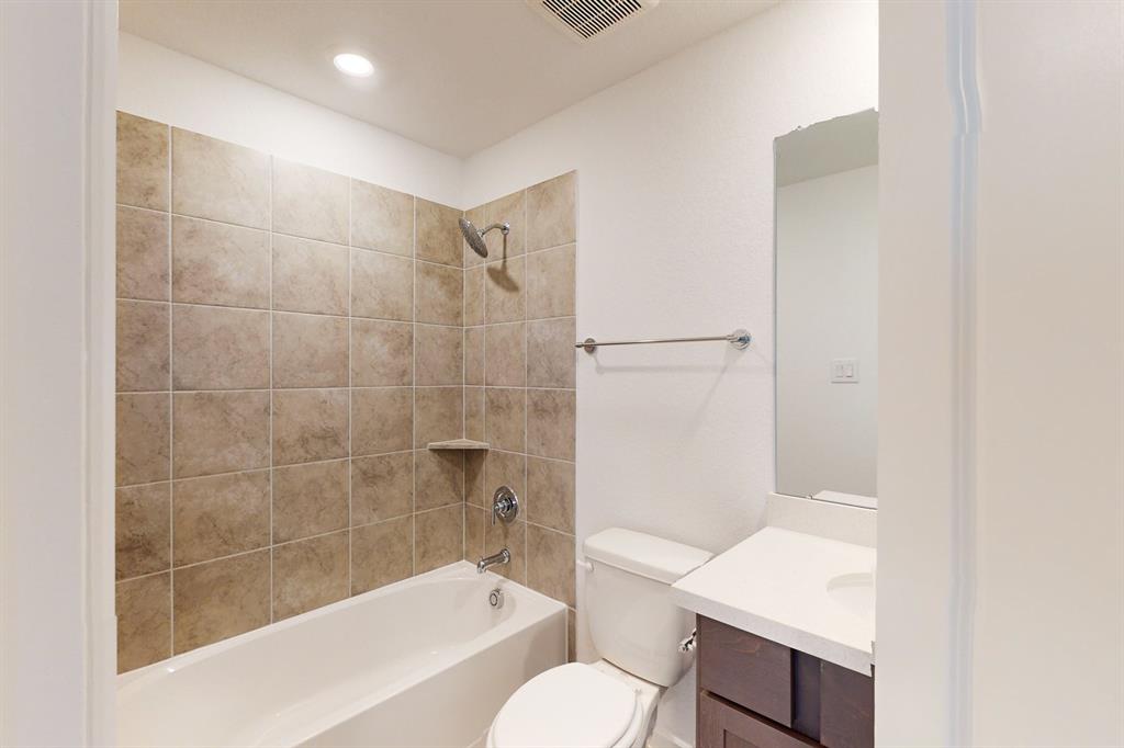1215 Sugar Drive, Tomball, Texas image 15