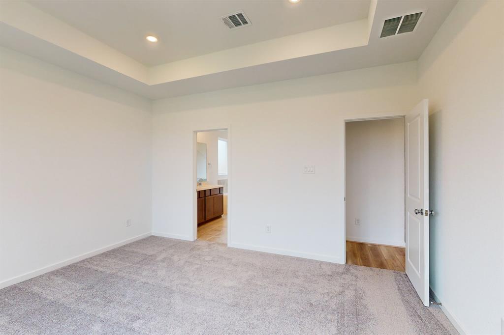 1215 Sugar Drive, Tomball, Texas image 9