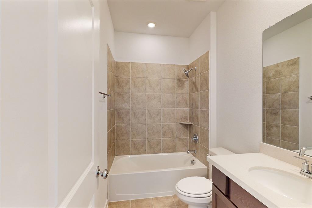 1215 Sugar Drive, Tomball, Texas image 19