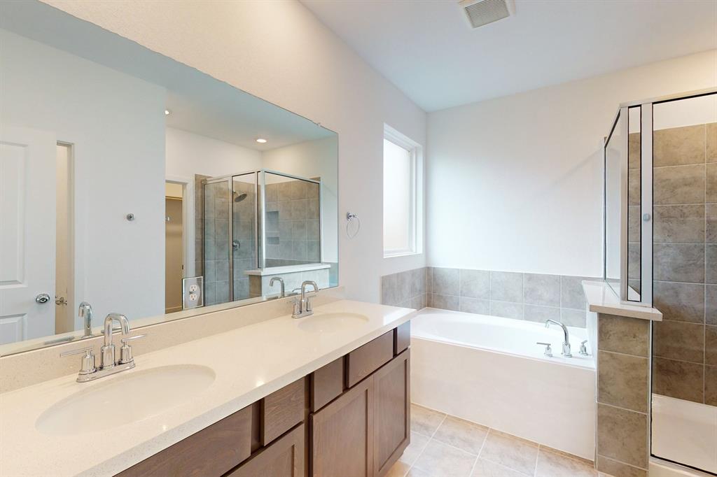 1215 Sugar Drive, Tomball, Texas image 11