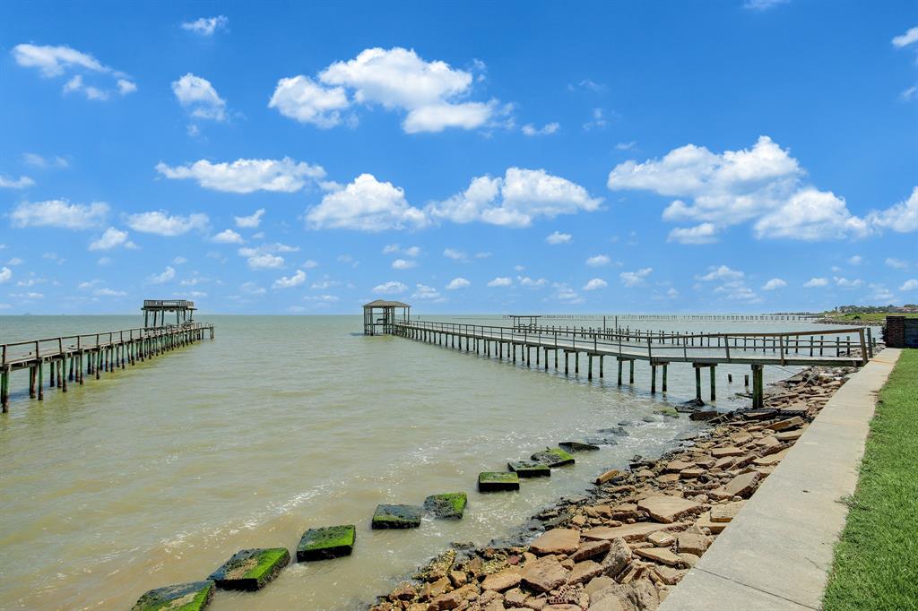 5419 W Bayshore Drive, Bacliff, Texas image 49