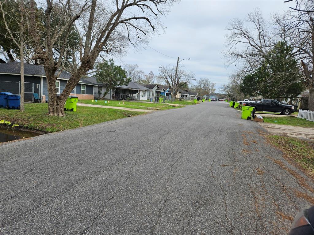 Avenue E, Rosenberg, Texas image 5