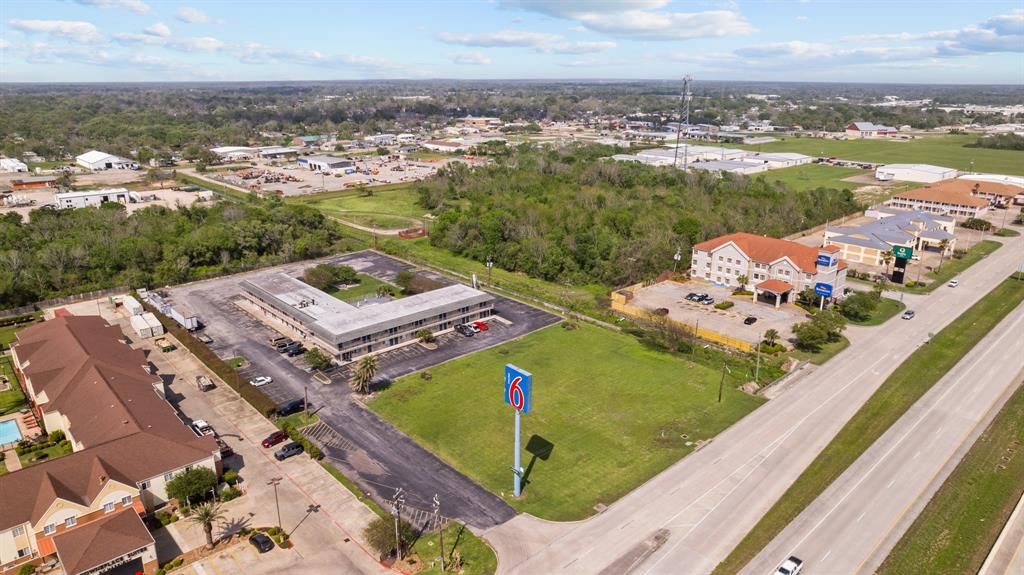 1000 Highway 332, Clute, Texas image 3