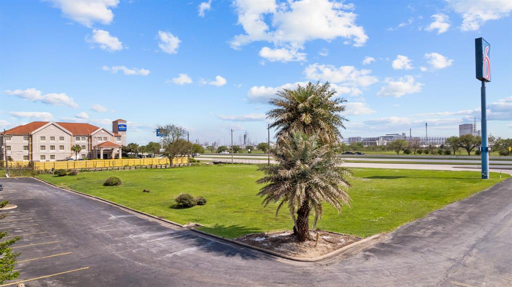 1000 Highway 332, Clute, Texas image 11