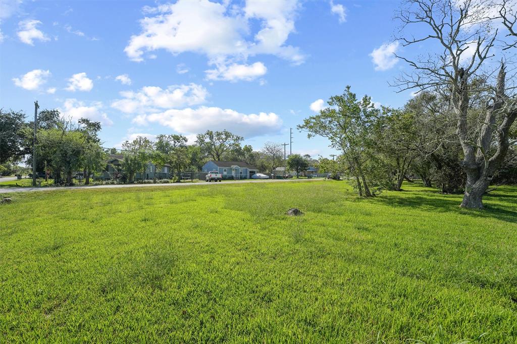 120 Honeysuckle Dr, La Marque, Texas image 3