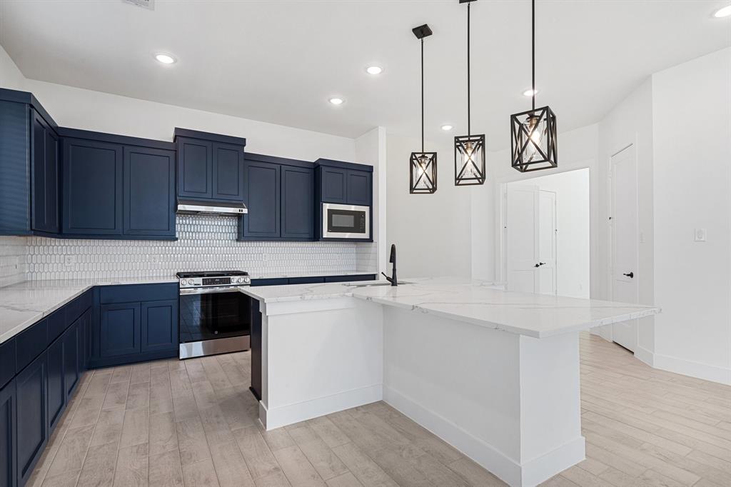 429 Sprigtail Drive, Katy, Texas image 4
