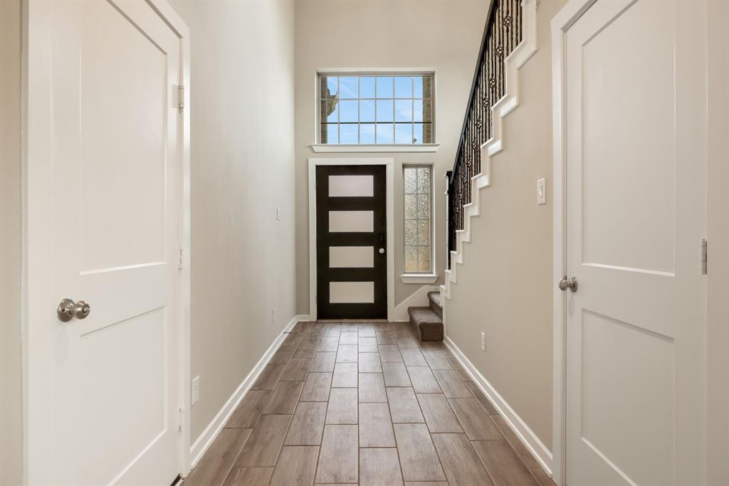 7011 Winterberry Glen Lane