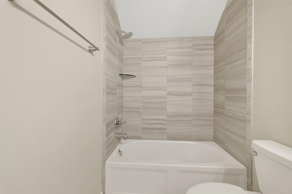 7011 Winterberry Glen Lane, Katy, Texas image 26
