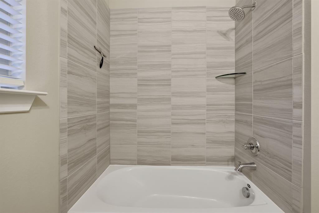 7011 Winterberry Glen Lane, Katy, Texas image 30