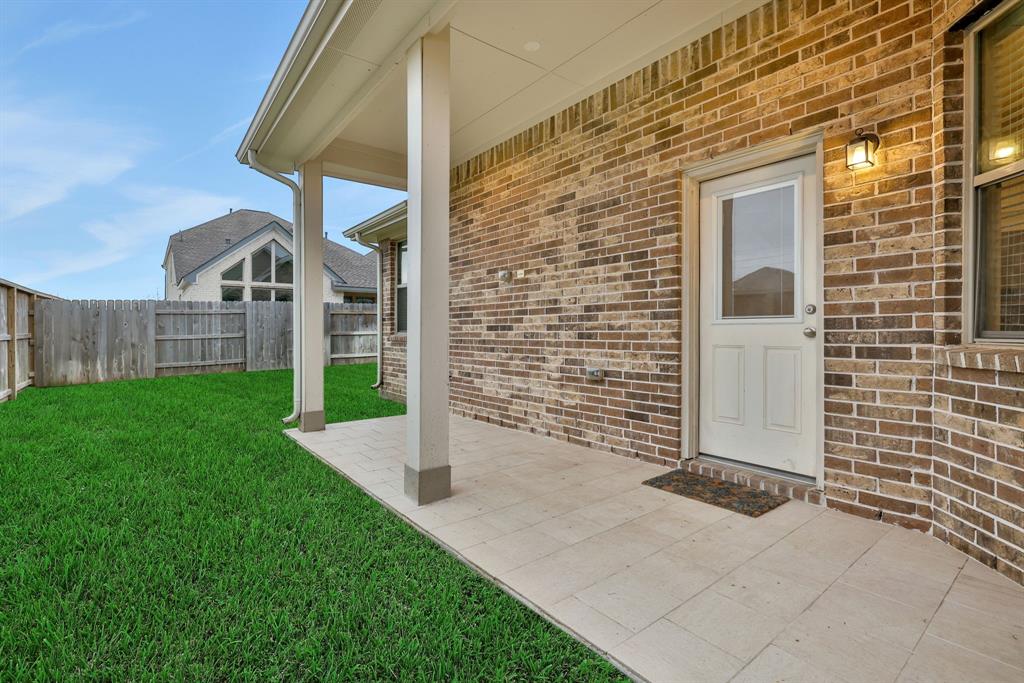7011 Winterberry Glen Lane, Katy, Texas image 34
