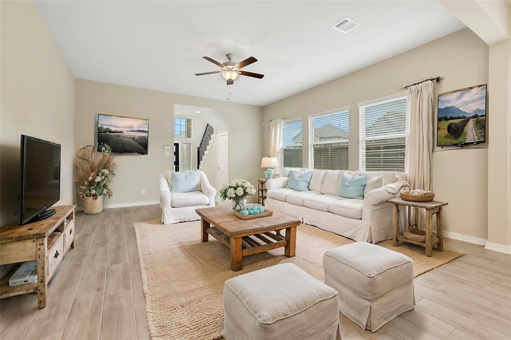7011 Winterberry Glen Lane