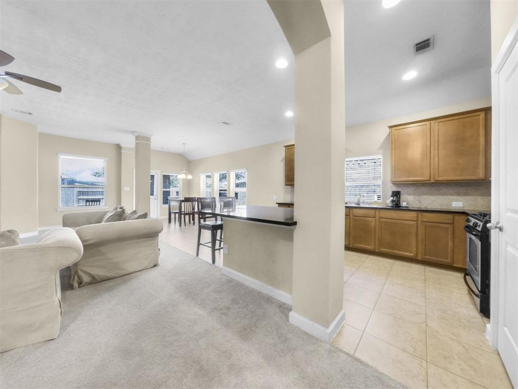 18223 E Willow Oak Bend Drive, Cypress, Texas image 11