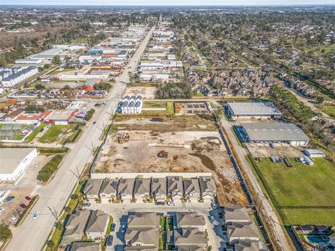 3913 Pinemont Drive Houston TX 77018