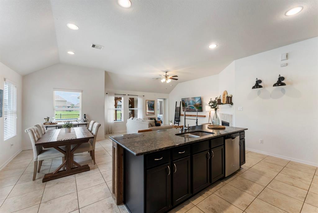 9998 Chimney Swift Lane, Conroe, Texas image 15