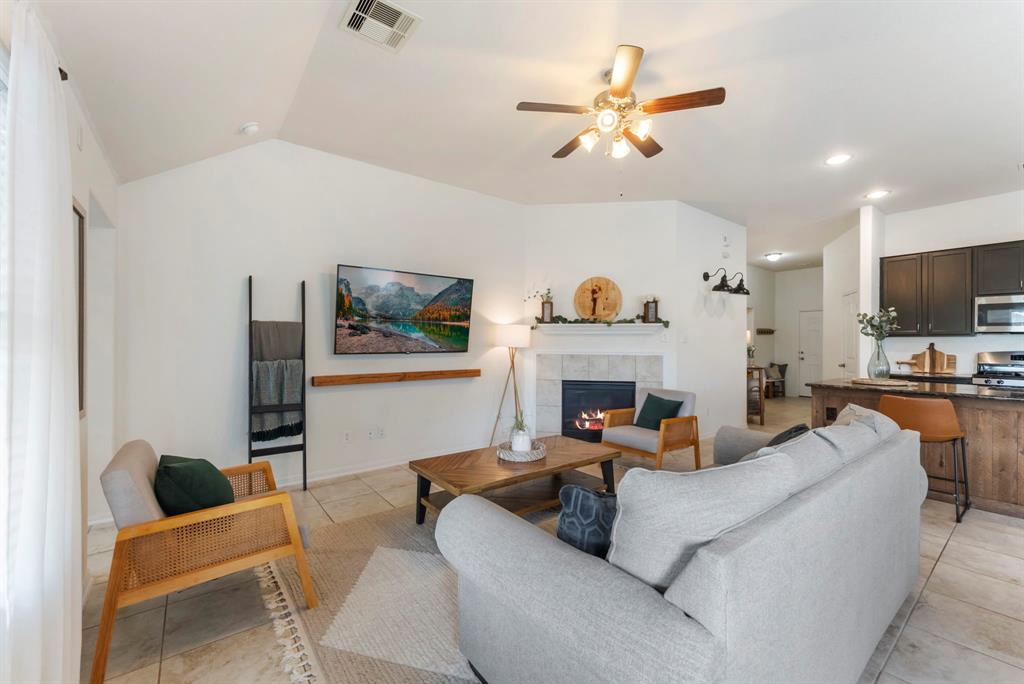 9998 Chimney Swift Lane, Conroe, Texas image 4