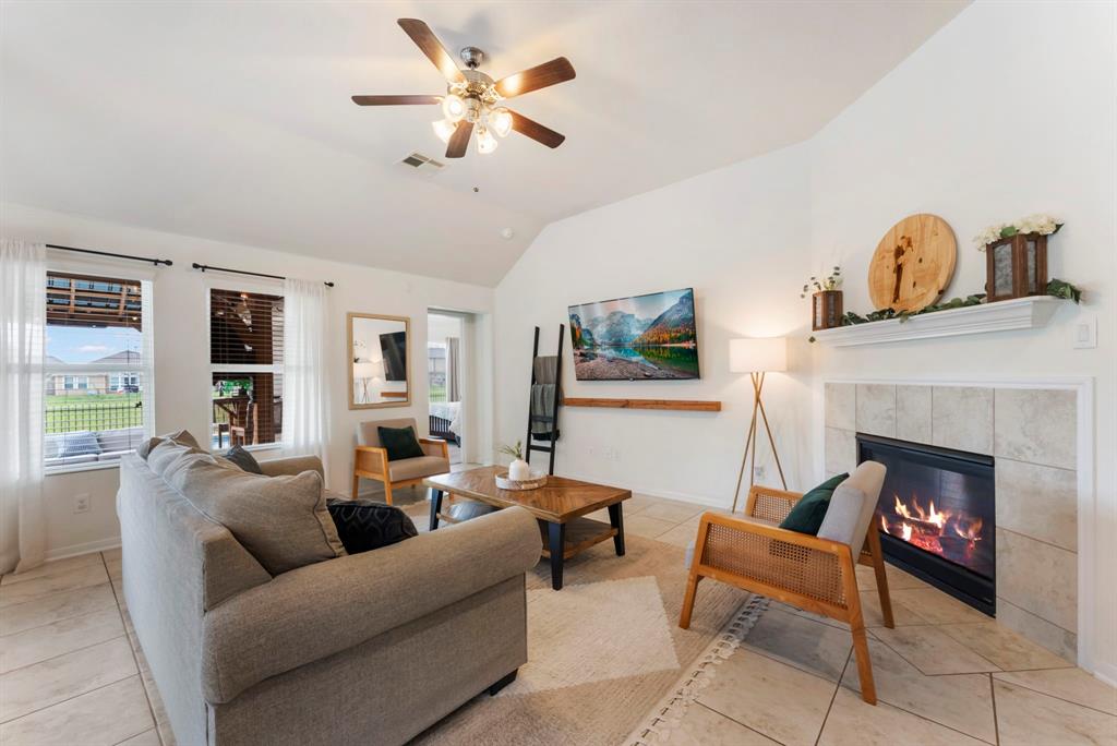 9998 Chimney Swift Lane, Conroe, Texas image 5