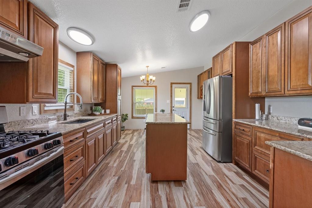 6818 Del Bello Road, Manvel, Texas image 15