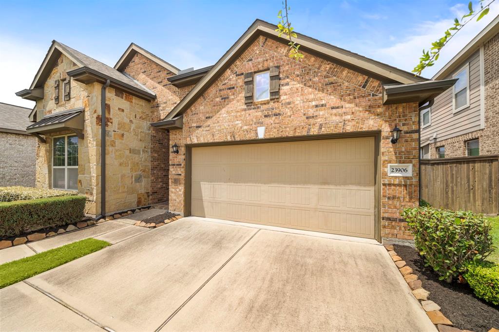 23906 Hartford Springs Trail, Katy, Texas image 3