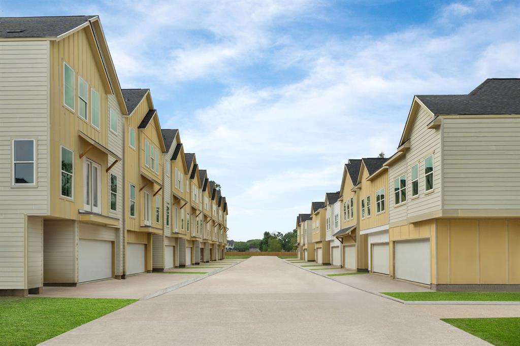 5837 Highland Sun Lane, Houston, Texas image 4