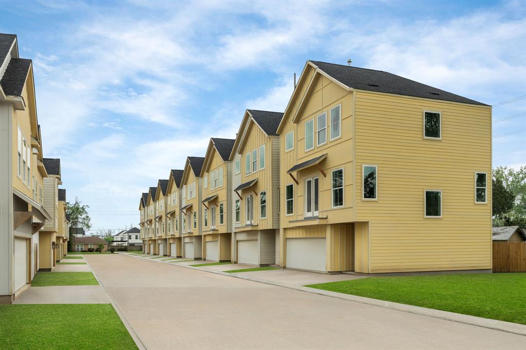 5837 Highland Sun Lane, Houston, Texas image 15