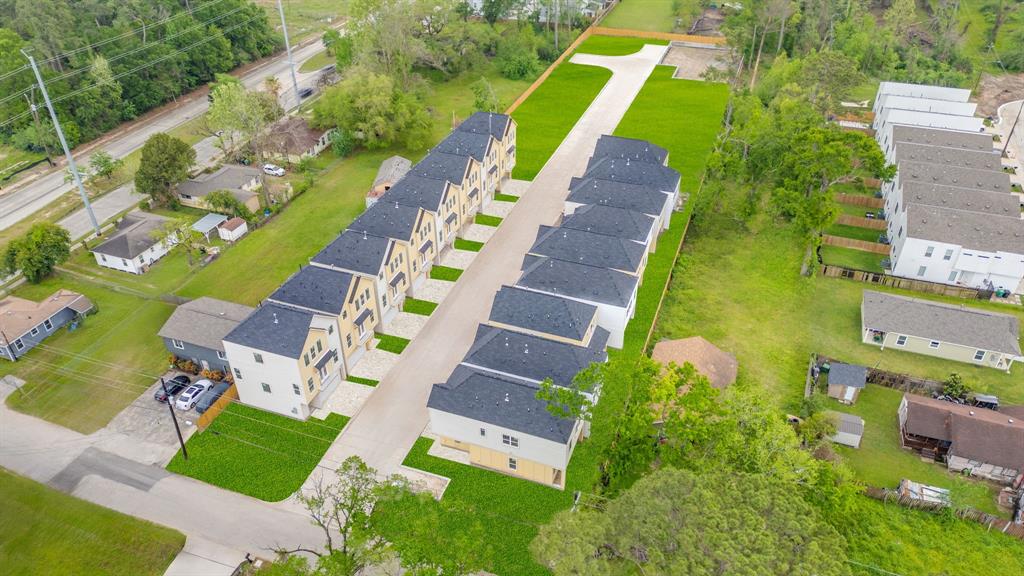 5837 Highland Sun Lane, Houston, Texas image 17