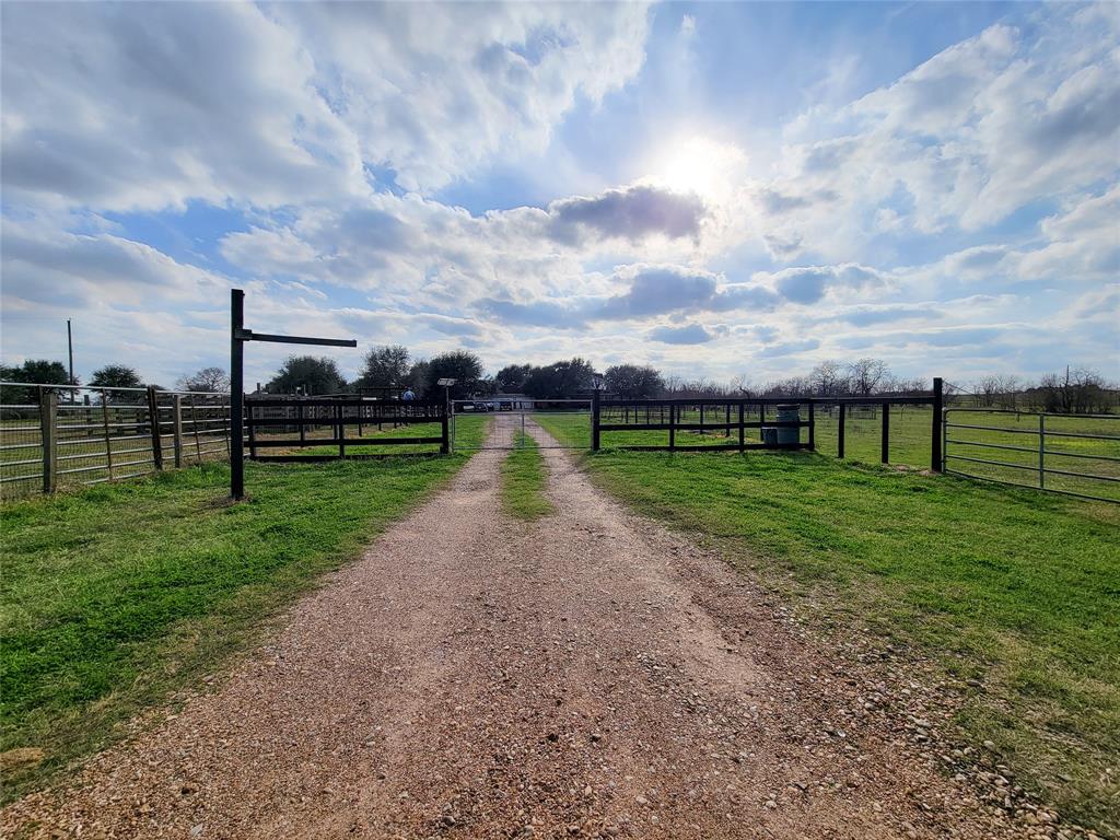 2737 Pyka Road, Sealy, Texas image 7