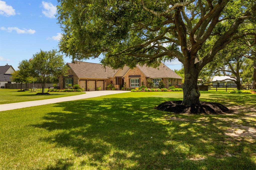 15819 Bayou Oaks Drive