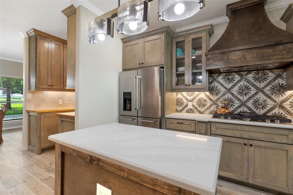 503 Ridgeview Point