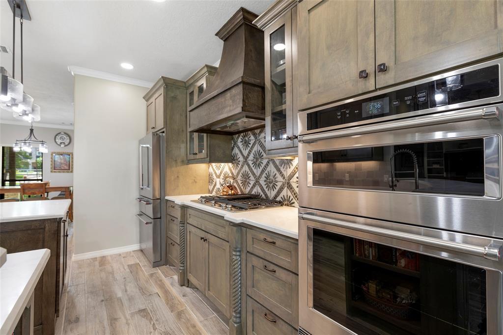 503 Ridgeview Point